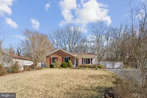 2212 Sandalwood Dr, Waldorf, MD 20601
