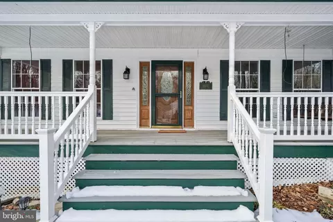 Exterior - 16034 Beechnut Dr, Brandywine, MD 20613 photo 2 of 19