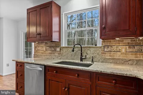 Kitchen - 16034 Beechnut Dr, Brandywine, MD 20613 photo 6 of 6