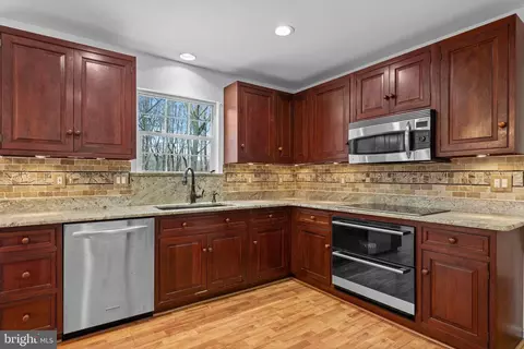 Kitchen - 16034 Beechnut Dr, Brandywine, MD 20613 photo 2 of 6