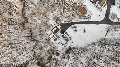 View/Area - 16034 Beechnut Dr, Brandywine, MD 20613 photo 3 of 10