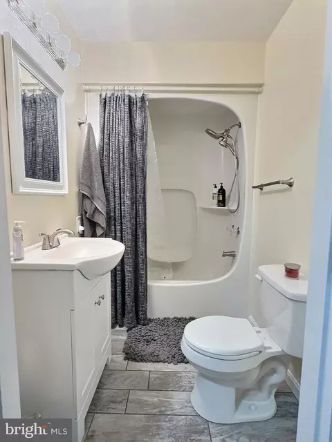 Bath - 9 Elder Pl, Indian Head, MD 20640 photo 1 of 2