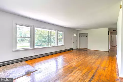 Living - 8920 Marshall Corner Rd, Pomfret, MD 20675 photo 1 of 4