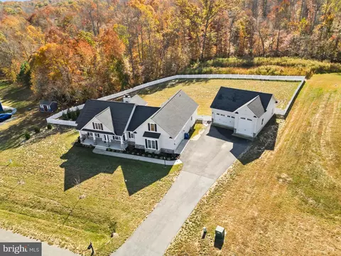 16008 Ambleside Ct, Hughesville, MD 20637