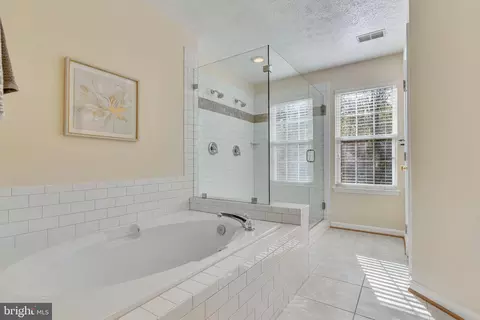 Bath - 100 Cornwall Ct, La Plata, MD 20646 photo 2 of 6
