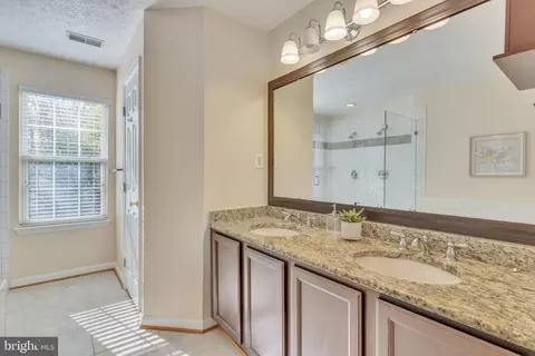 Bath - 100 Cornwall Ct, La Plata, MD 20646 photo 1 of 6