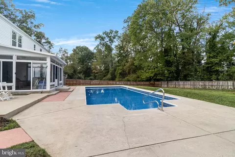Exterior - 2303 Springbrook Ct, Waldorf, MD 20601 photo 2 of 10