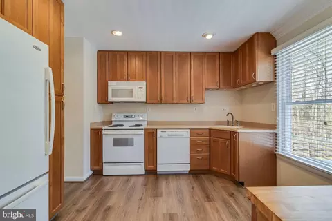 Kitchen - 2303 Springbrook Ct, Waldorf, MD 20601 photo 3 of 4