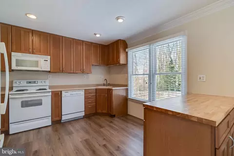 Kitchen - 2303 Springbrook Ct, Waldorf, MD 20601 photo 2 of 4