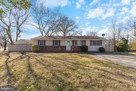 2860 Chippewa St, Bryans Road, MD 20616