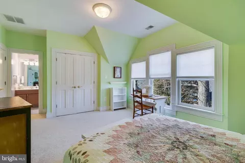 Bedroom - 11520 Magnolia Ct, Issue, MD 20645 photo 7 of 7