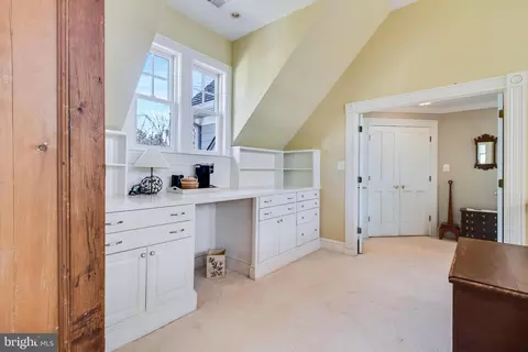 Entry Way - 11520 Magnolia Ct, Issue, MD 20645 photo 6 of 8