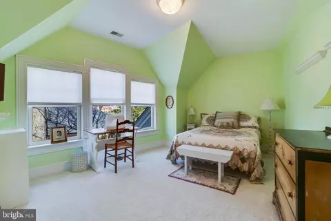 Bedroom - 11520 Magnolia Ct, Issue, MD 20645 photo 6 of 7