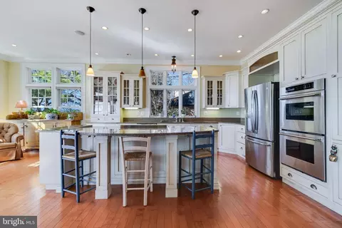 Kitchen - 11520 Magnolia Ct, Issue, MD 20645 photo 4 of 8