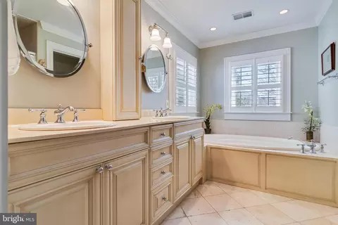 Bath - 11520 Magnolia Ct, Issue, MD 20645 photo 2 of 6