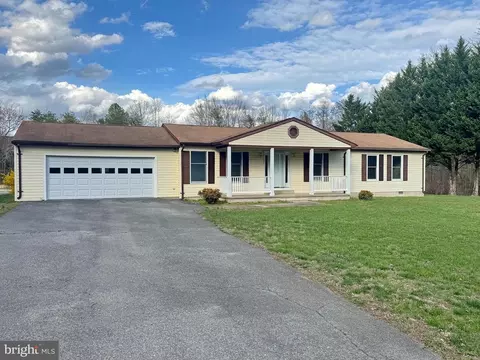 3660 Opals Pl, White Plains, MD 20695