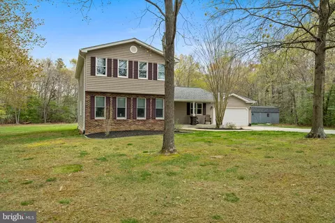 15570 Homeland Dr, Hughesville, MD 20637