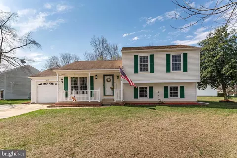 2013 Bainbridge Ct, Waldorf, MD 20602