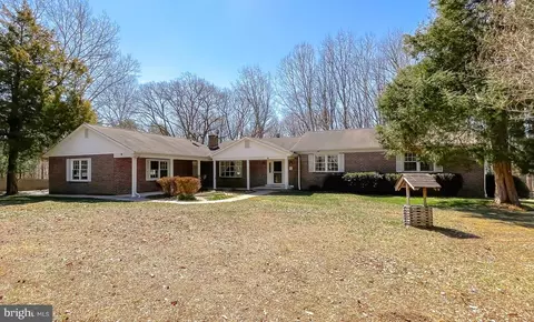 8550 Turkey Hill Rd, La Plata, MD 20646