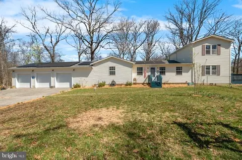 10505 Vera Davis Ln, Waldorf, MD 20603