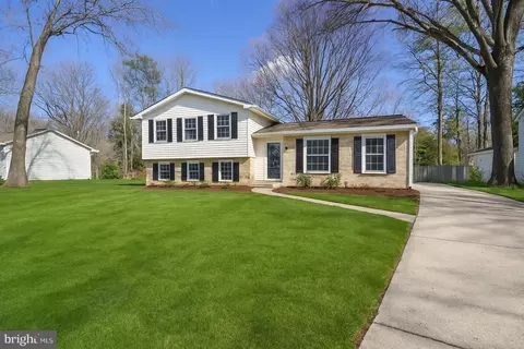 2813 Lomax Ct, Waldorf, MD 20602