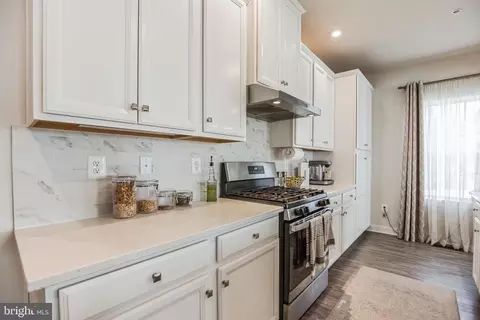 Entry Way - 2595 Skiff Pl, Waldorf, MD 20603 photo 6 of 15