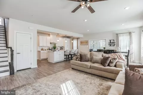 Entry Way - 2595 Skiff Pl, Waldorf, MD 20603 photo 4 of 15