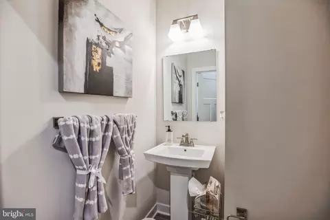 Entry Way - 2595 Skiff Pl, Waldorf, MD 20603 photo 10 of 15
