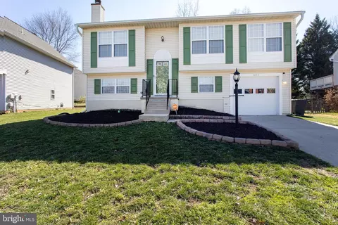 5104 Marlin Ct, Waldorf, MD 20603