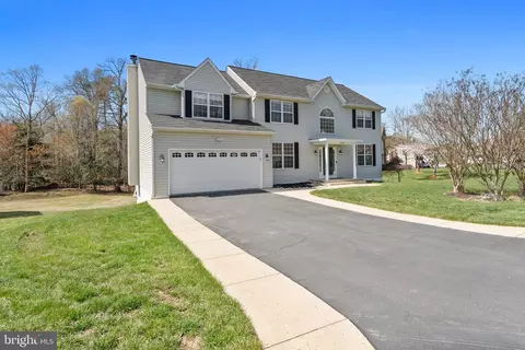 8797 Cottongrass St, Waldorf, MD 20603