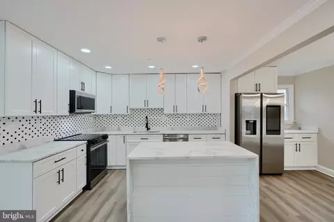 Kitchen - 11925 Patchwork Pl, Waldorf, MD 20602 photo 6 of 9