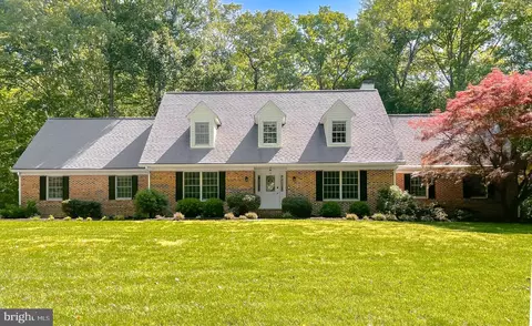 8230 Elizabeth Ln, La Plata, MD 20646