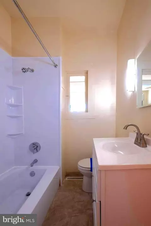 Bath - 18980 Kennon Pl, Benedict, MD 20612 photo 1 of 3