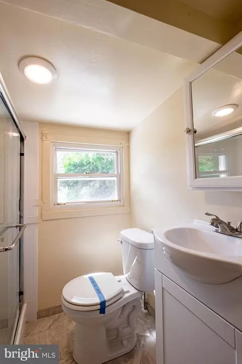 Bath - 18980 Kennon Pl, Benedict, MD 20612 photo 2 of 3