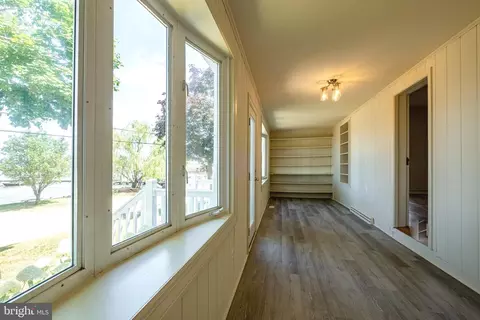 Entry Way - 18980 Kennon Pl, Benedict, MD 20612 photo 2 of 3