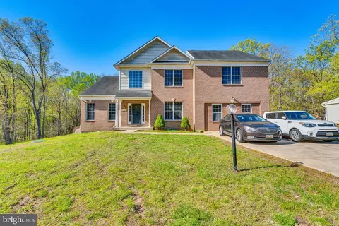 8365 Warren Dr, Pomfret, MD 20675