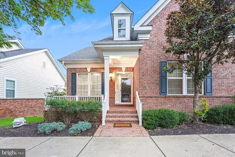 12 Steeplechase Dr, La Plata, MD 20646