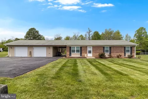 10020 Pages Ct, White Plains, MD 20695