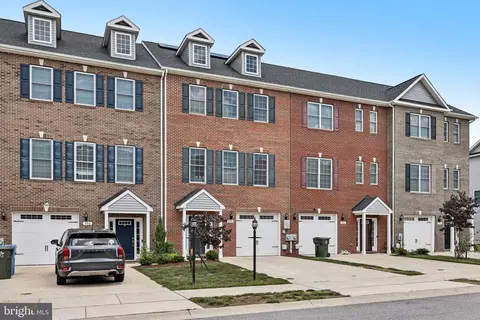 994 Rye Dr, La Plata, MD 20646