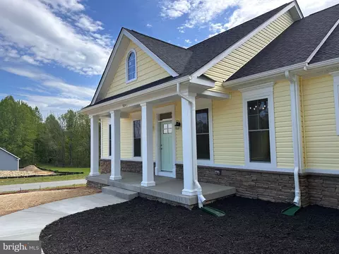 5884 Hardwick Ct, Hughesville, MD 20637