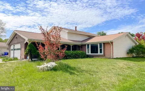 2422 Pinefield Rd, Waldorf, MD 20601