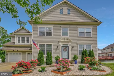 4942 Deal Ct, Waldorf, MD 20602