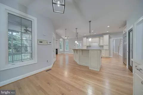 Entry Way - 14535 Honeysuckle, Issue, MD 20645 photo 5 of 9