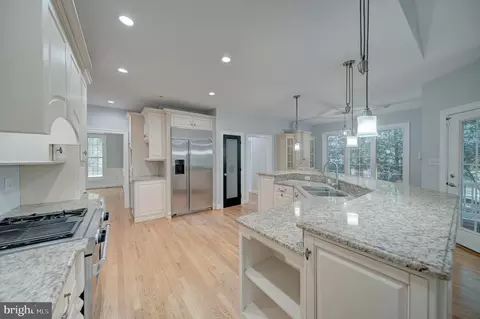 Kitchen - 14535 Honeysuckle, Issue, MD 20645 photo 4 of 6