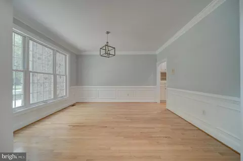 Living - 14535 Honeysuckle, Issue, MD 20645 photo 3 of 13