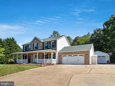 12752 Crescent Run St, La Plata, MD 20646
