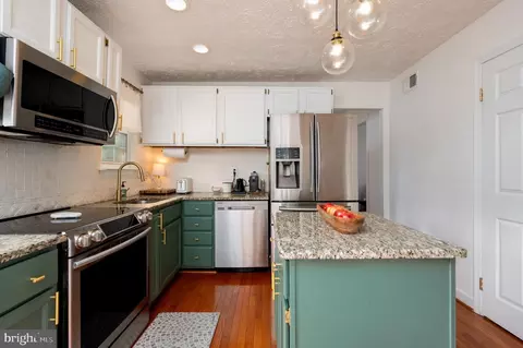 Kitchen - 4783 Jaybird Ct, Waldorf, MD 20603 photo 2 of 4