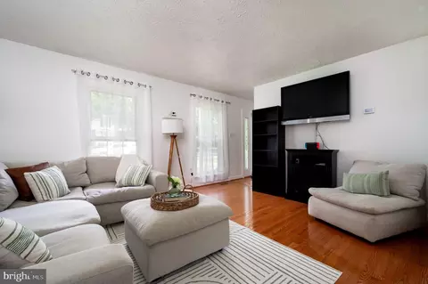 Living - 4783 Jaybird Ct, Waldorf, MD 20603 photo 1 of 1