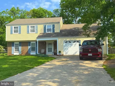 4004 Oakley Dr, Waldorf, MD 20602