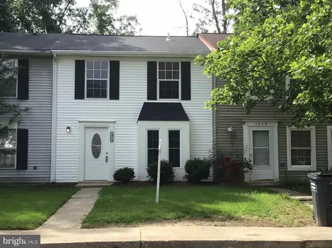 1556 Pin Oak Dr, Waldorf, MD 20601
